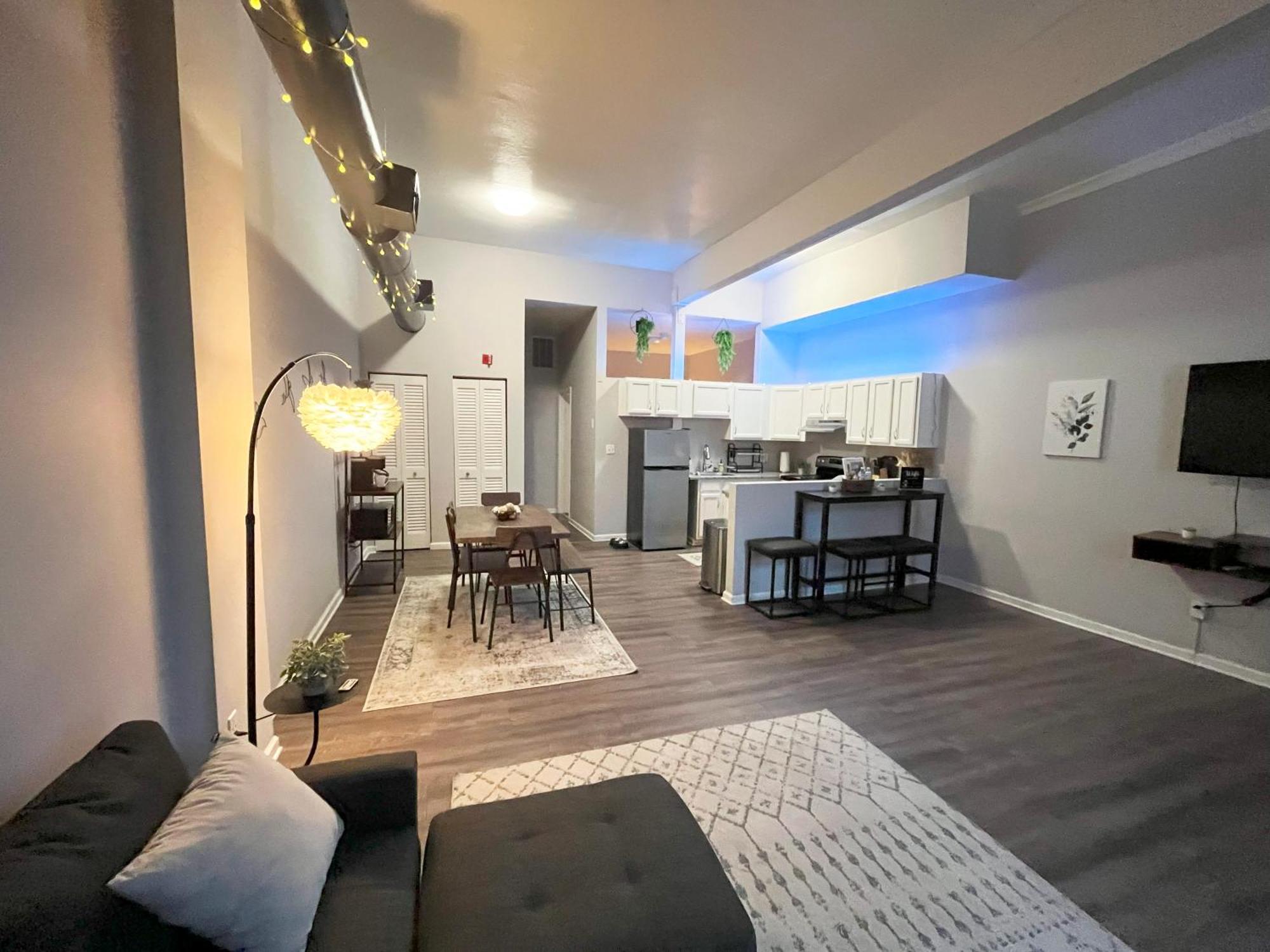 Downtown Cleveland -Modern First Floor Unit Apartment Exterior photo